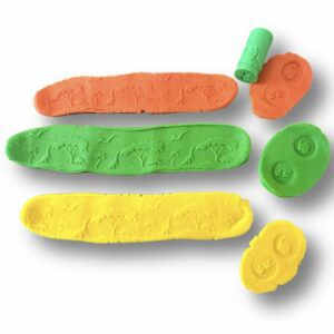 obtiskovaci_valecek_dinosauri