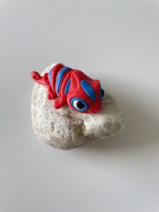 eko-model-chameleon-cerveny