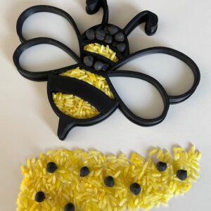 vysypavaci-tacek-vcela