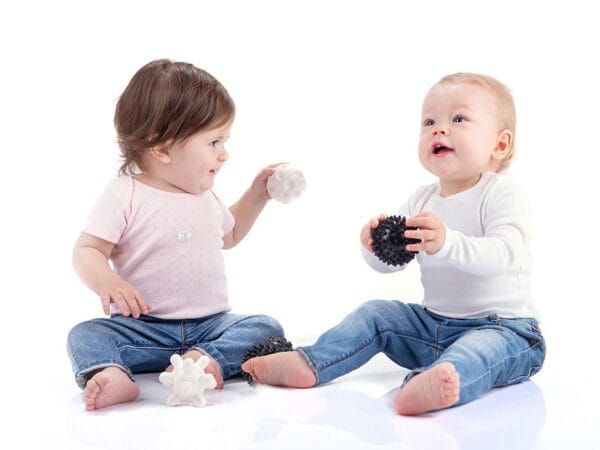 senzoricke-micky-cerna-bila