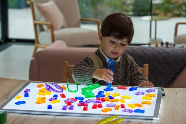 tickit-prusvitna-barevna-auta