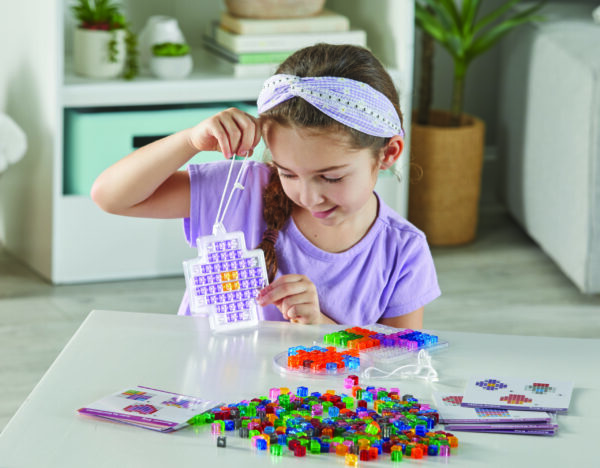 9465 STEMExplorers Suncatchers Girl 1 scaled