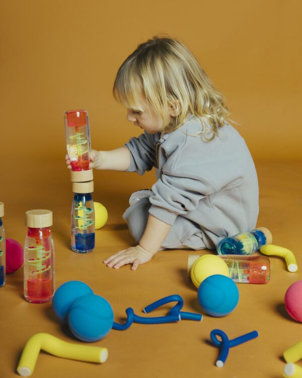 eng pl Petit Boum sensory bottle two phase MOVE Spiral Pink 339 5