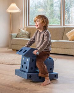 Explorer Set Deep Blue Sky Blue slide 4