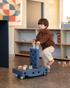 Explorer Set Deep Blue Sky Blue slide 6