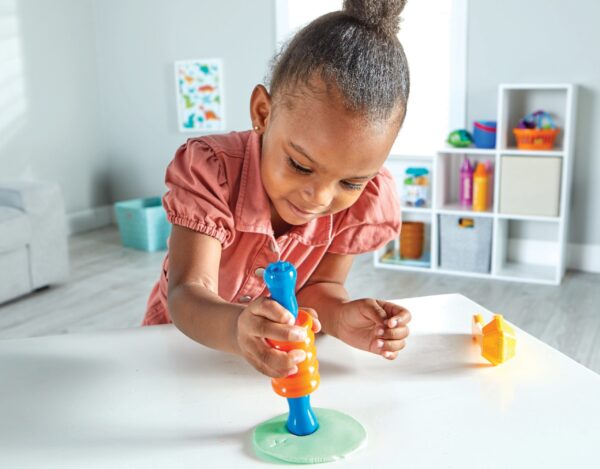 5586 Tactile Tools Girl sh2 cmyk scaled