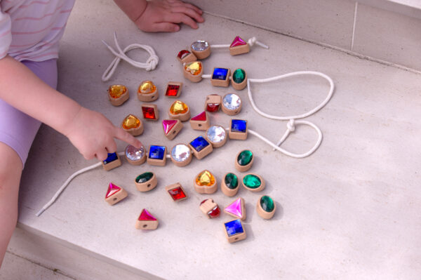 tickit-provlekaci-tvary