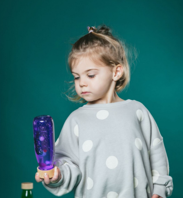 Petit Boum senzoricka lahev fialova 2