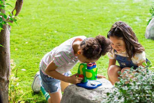 5112 GSJ MyFirstMicroscope EIBrandVideoStill 13 1