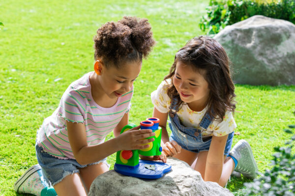 5112 GSJ MyFirstMicroscope EIBrandVideoStill 4 1