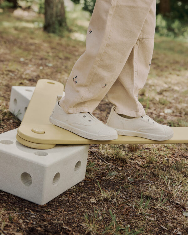 Balance Track Sand Grey Honey Yellow slide 4