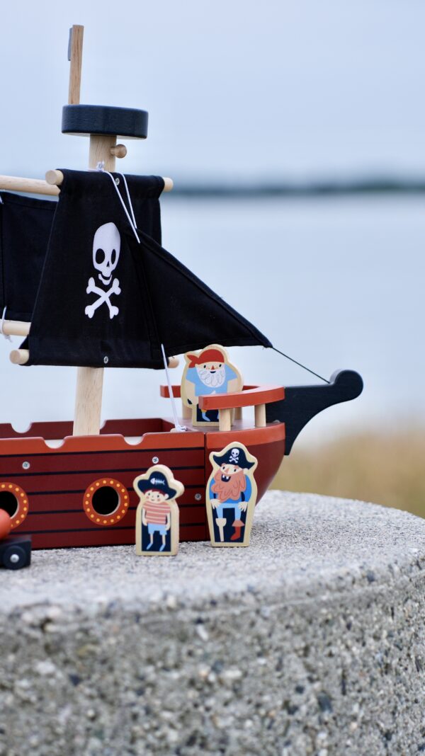 MT7903 Fishbones Pirate Ship 5