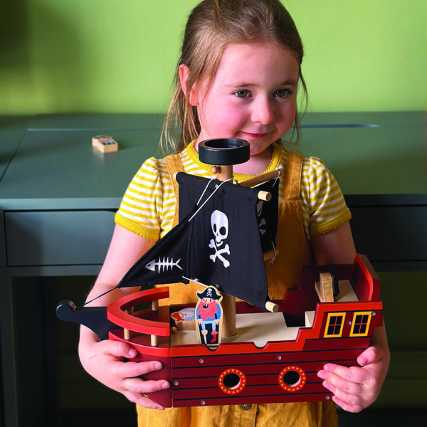 MT7903 fishbones pirate ship LR7