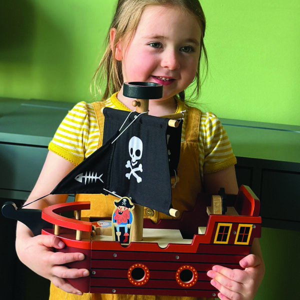 MT7903 fishbones pirate ship LR8