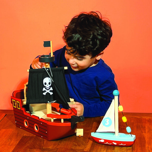MT7903 fishbones pirate ship MT7916 wooden sailing boat LR1