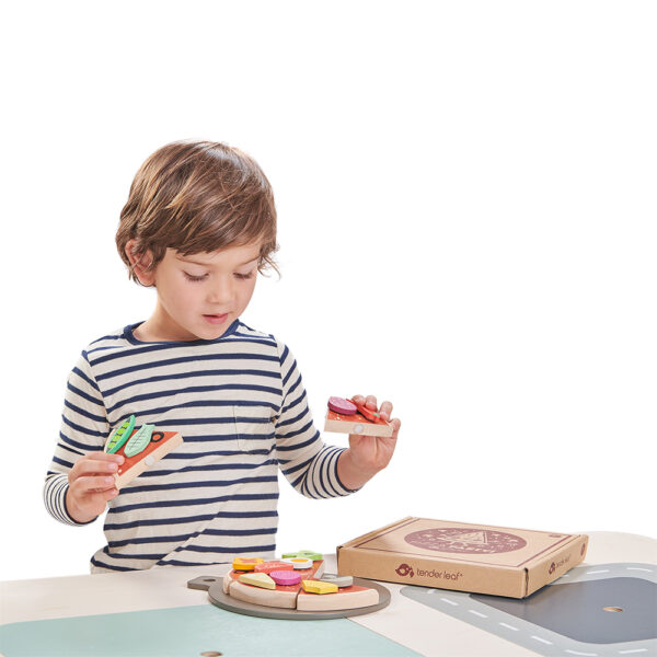 TL8275 pizza box with boy