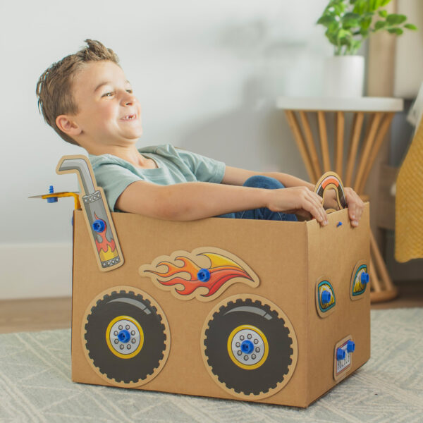 e1513 AC BoxineersCardboardVehicles Lifestyle 36 web