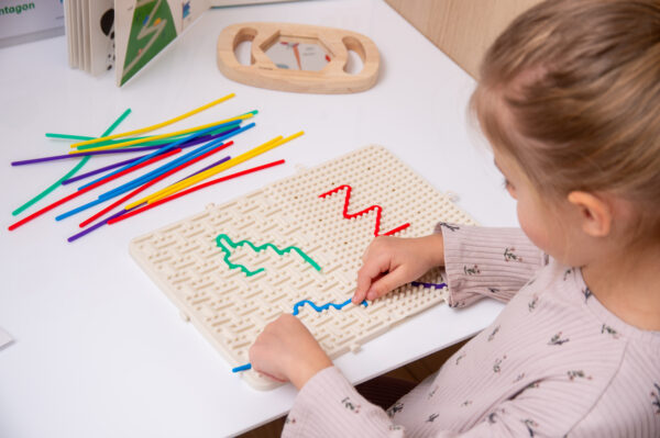 TickiT SiliShapes Sensory Activity Maze motorická tabulka