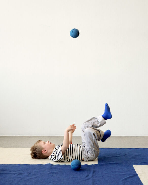 Foam Ball Deep Blue Sky Blue slide 3